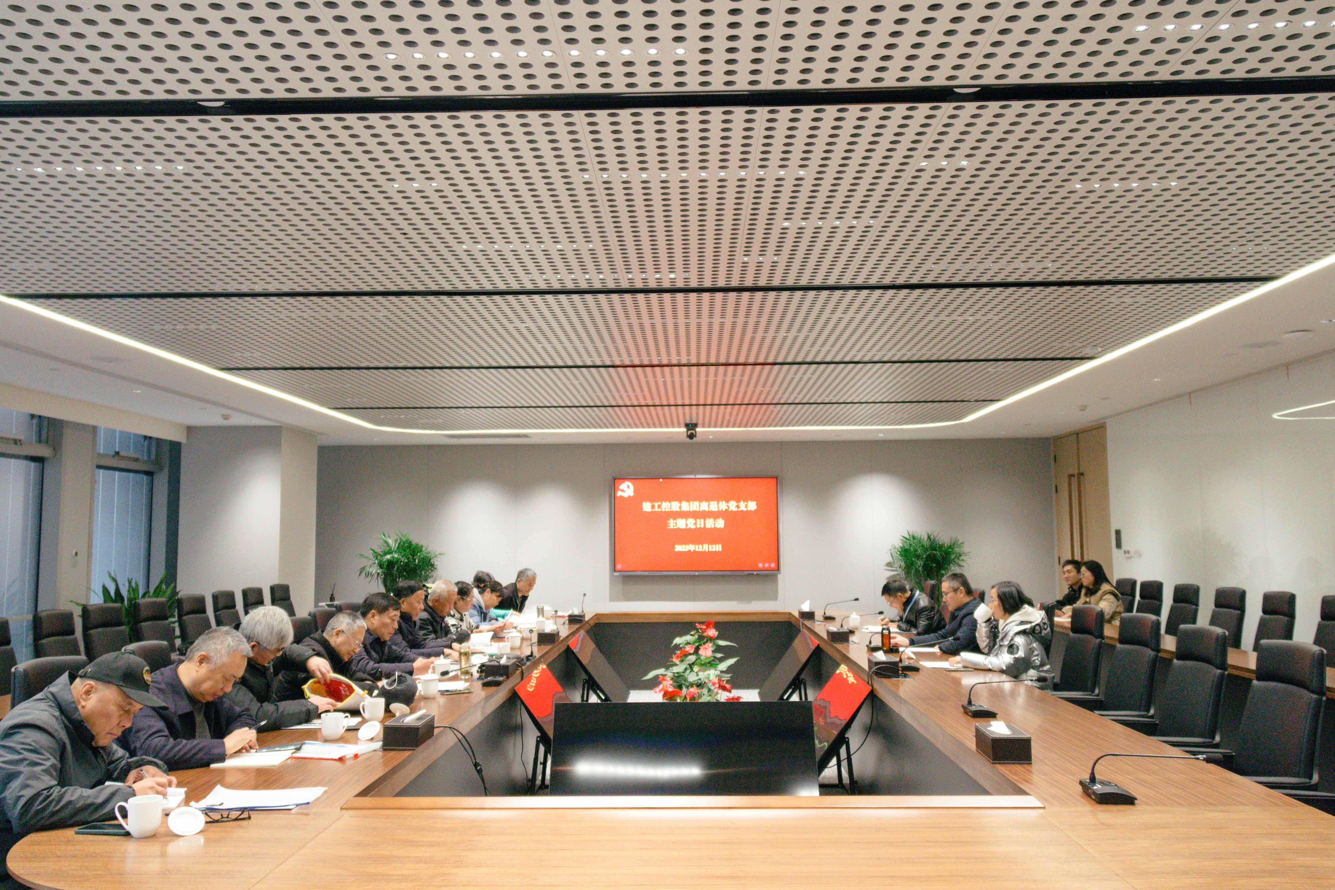 1702456608773090.jpg IMG_8203.jpg